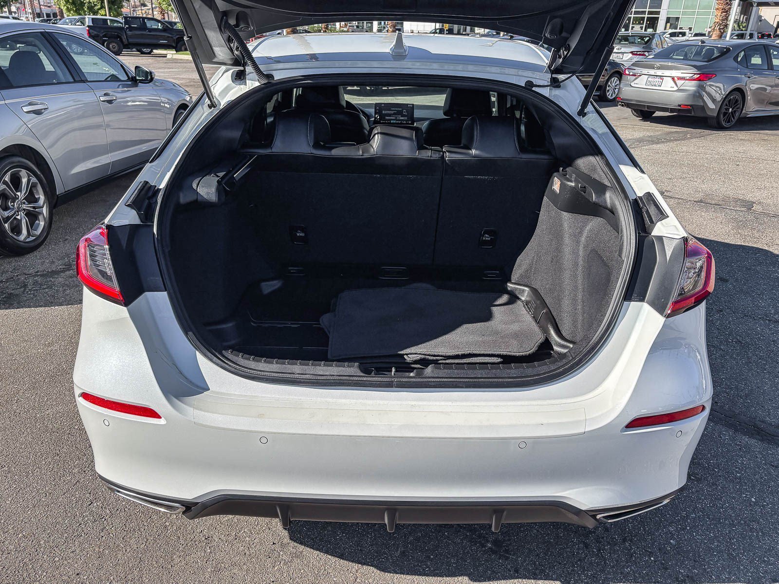 Used 2024 Platinum White Pearl Honda Sport Touring image 12