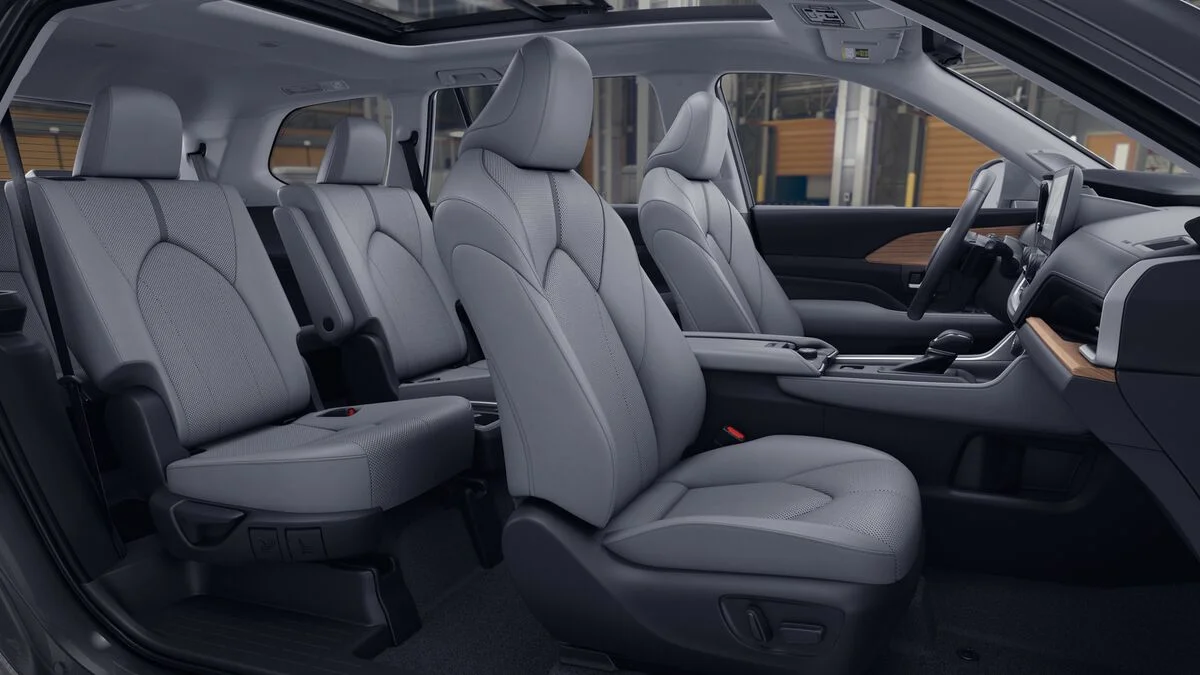 New 2026 Wind Chill Pear Toyota Platinum image 20
