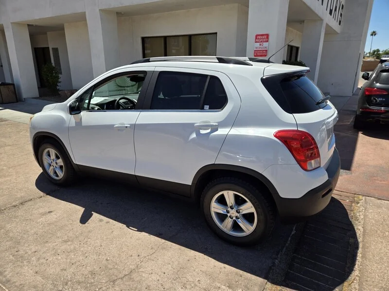 Used 2016 Summit White Chevrolet LT image 3