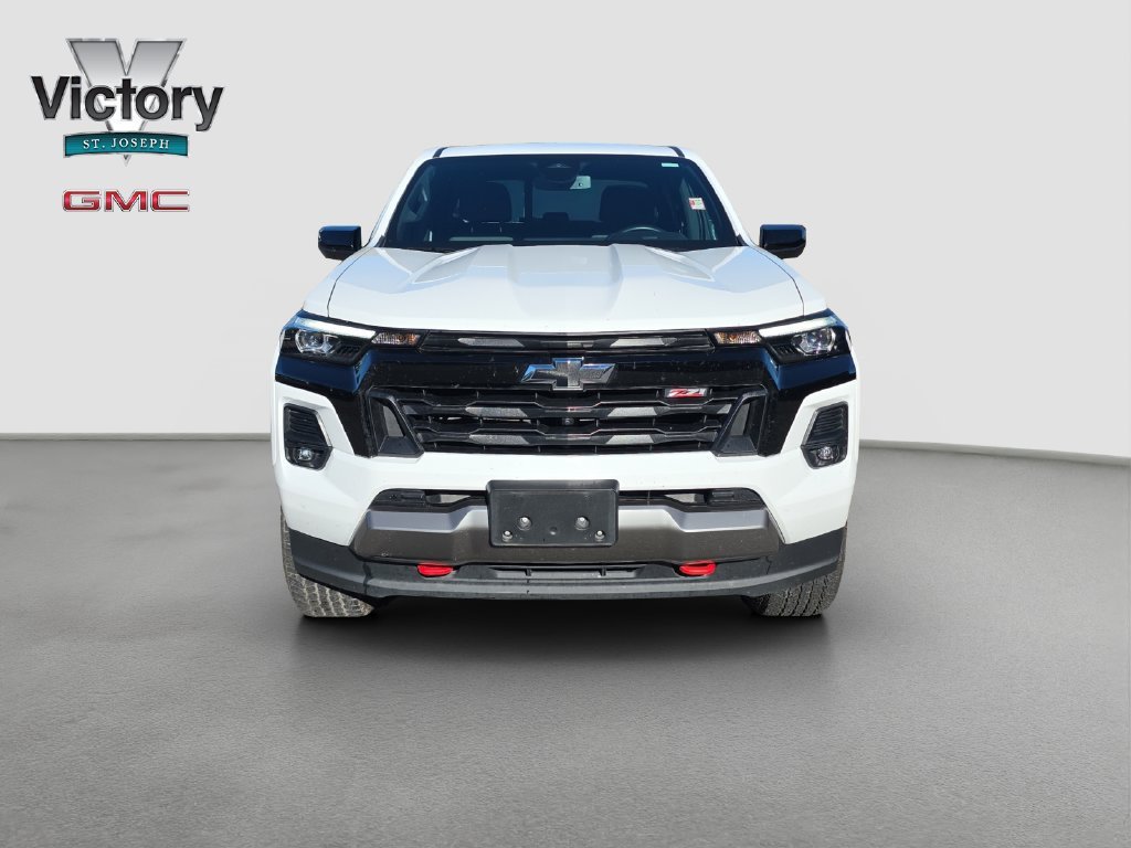 Used 2024 Summit White Chevrolet Z71 image 2