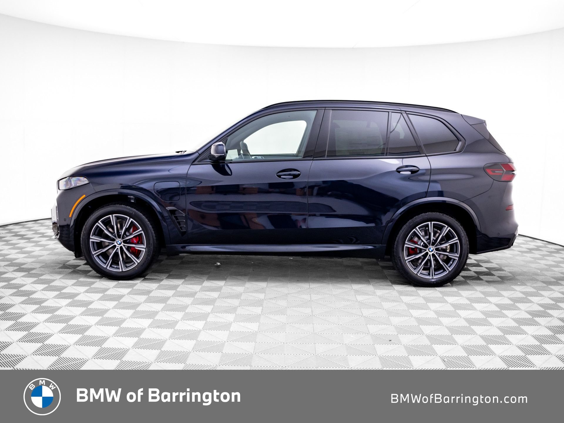 New 2026 Carbon Black Metallic BMW xDrive50e image 2