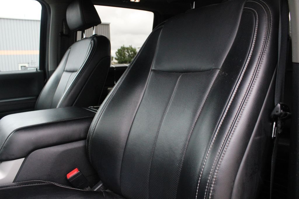 Used 2021 Black Metallic Ford Lariat image 7