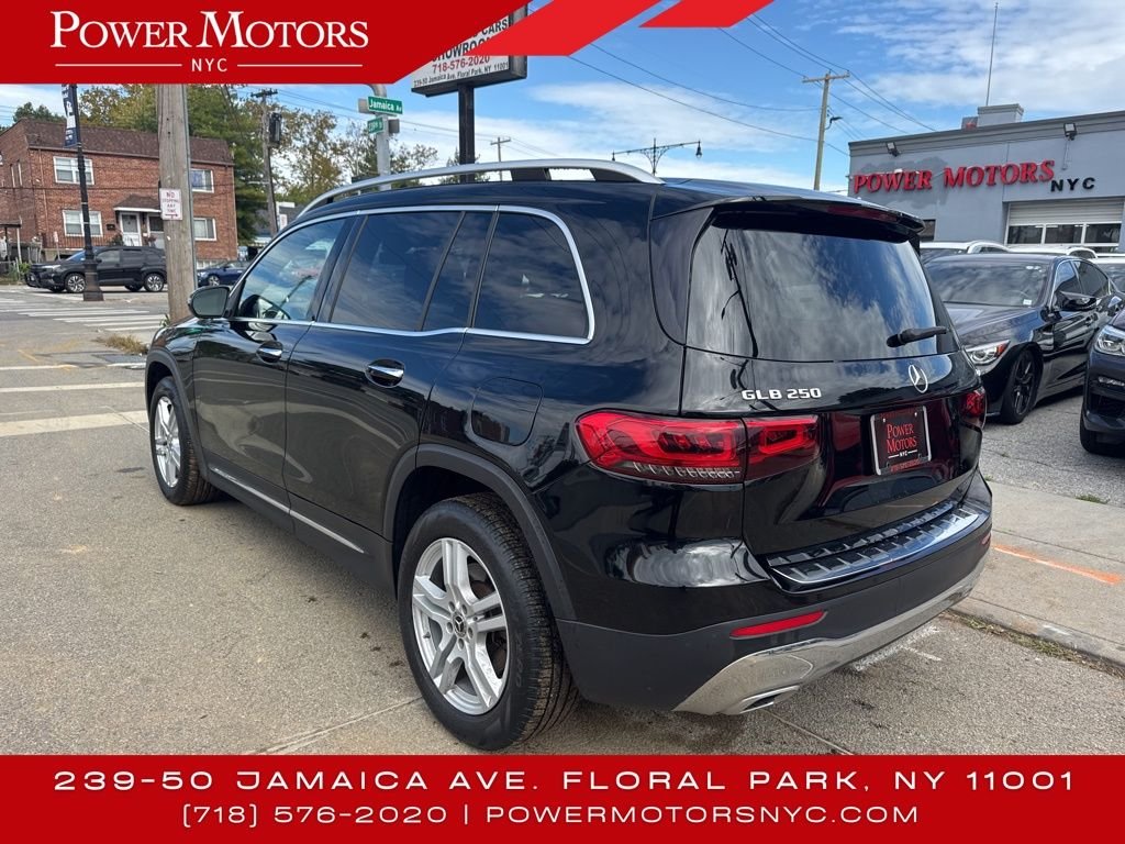 2022 Mercedes Benz GLB 250 4MATIC photo 2