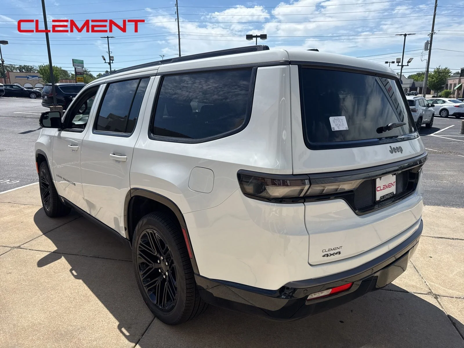 New 2026 Bright White Clear-Coat Exterior Paint Jeep Limited Reserve image 6