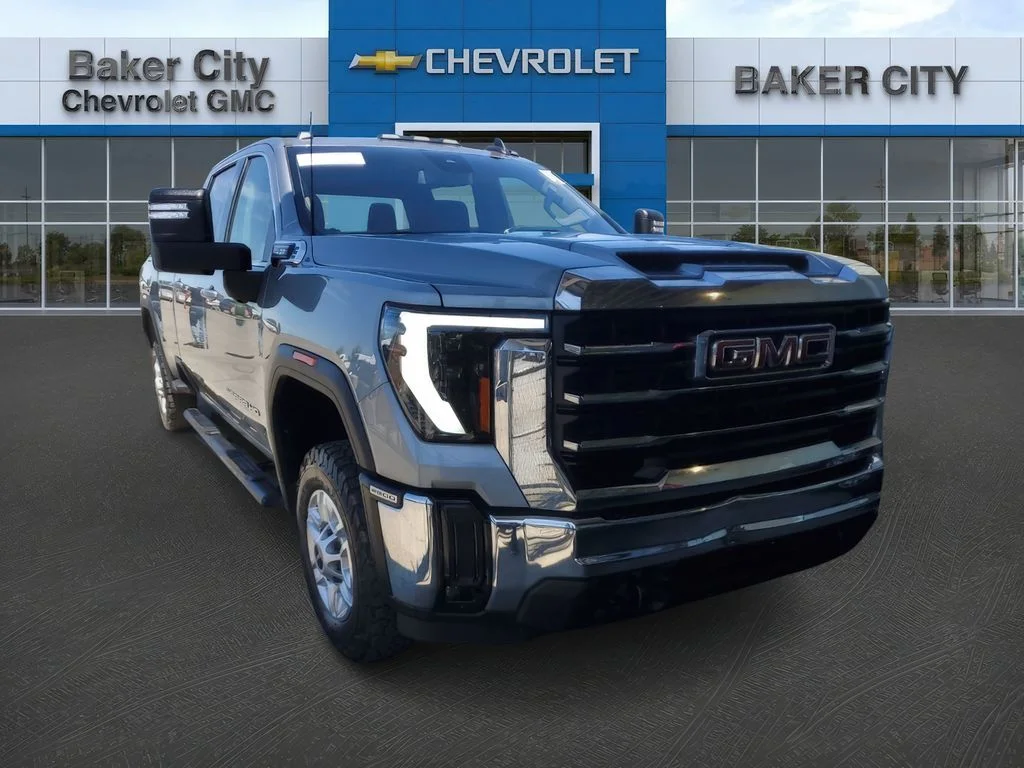 2024 GMC Sierra SLE 4WD Crew Cab Standard Box's photo