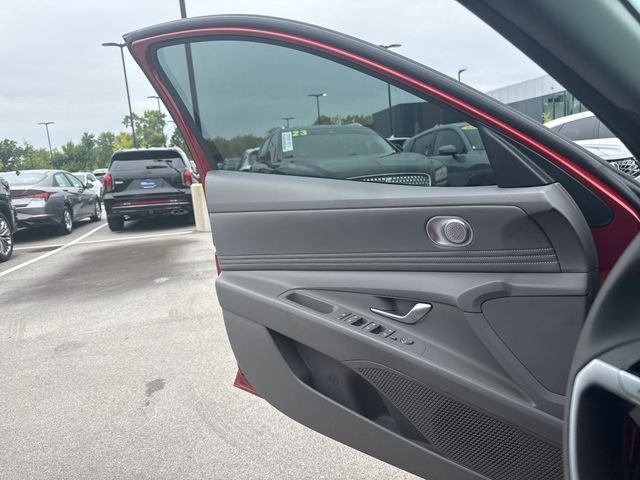 Used 2023 Red Hyundai SEL image 12