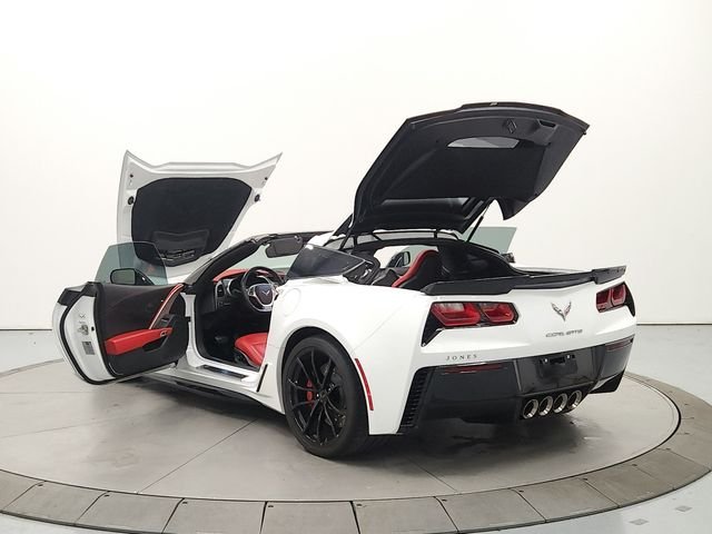Used 2019 White Chevrolet Grand Sport image 13
