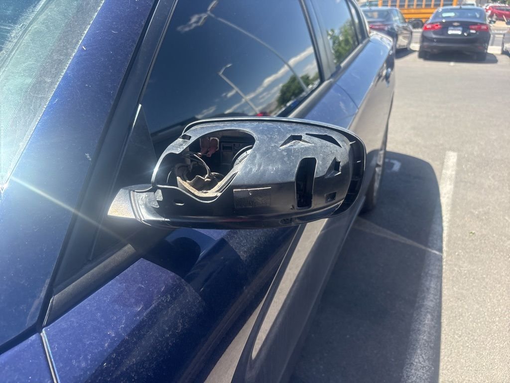 Used 2015 Blue Dodge SXT image 4