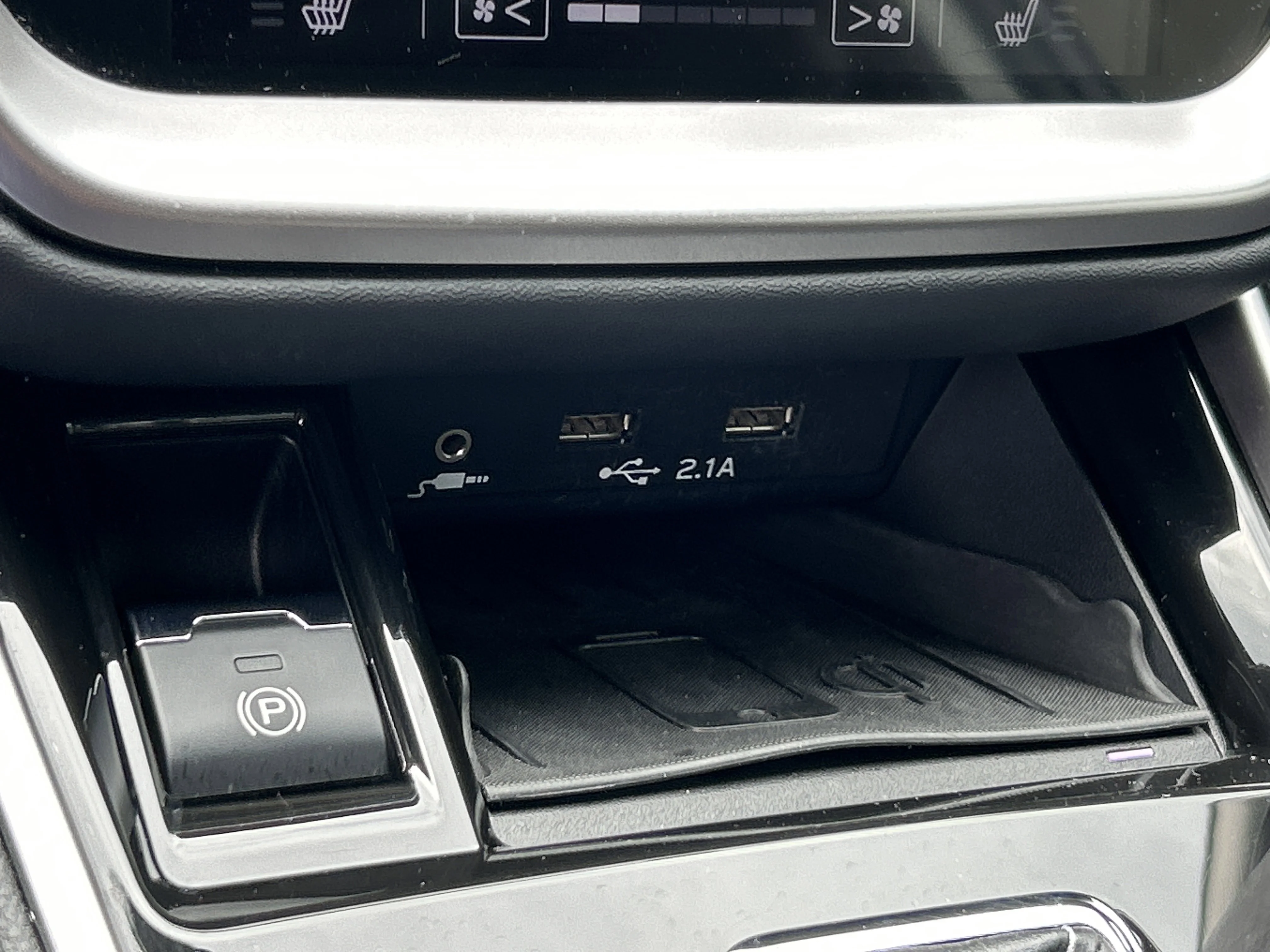 Used 2020 Crystal Black Silica Subaru Premium image 26