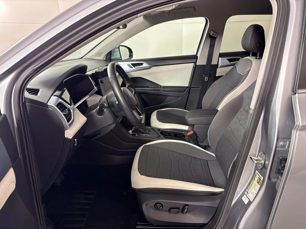 Used 2025 Silver Volkswagen 1.5T SE image 25
