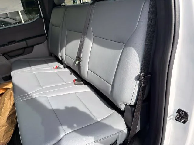 New 2026 Oxford White Ford F-550® XL image 35