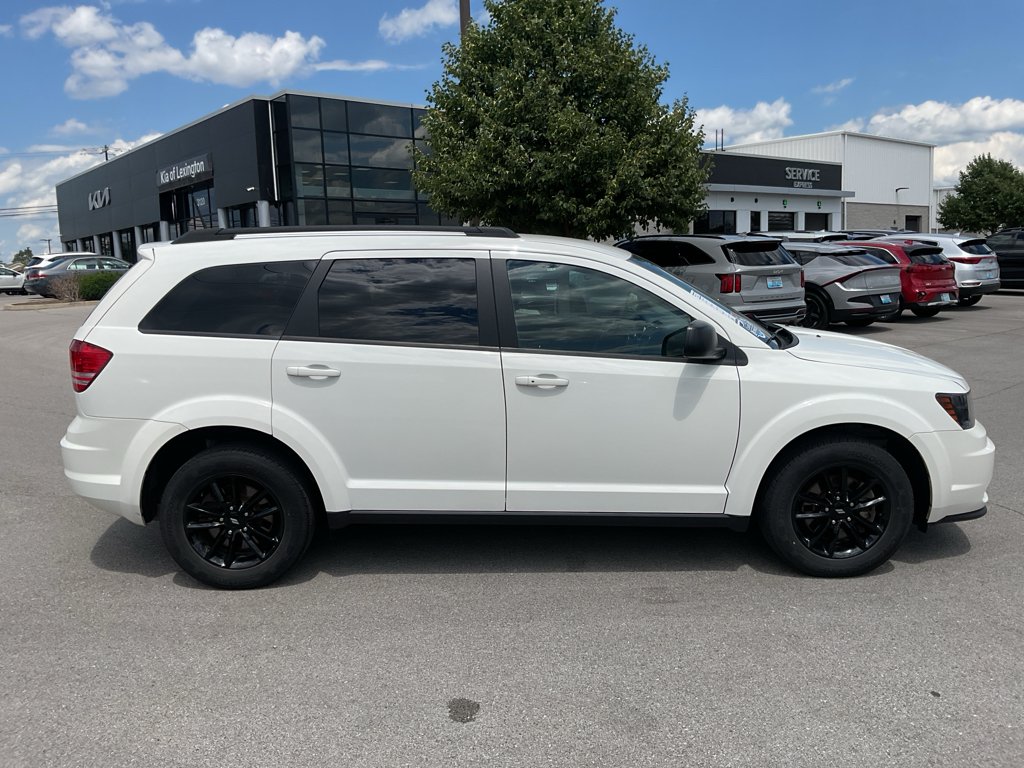 Used 2020 Vice White Dodge SE Value image 10