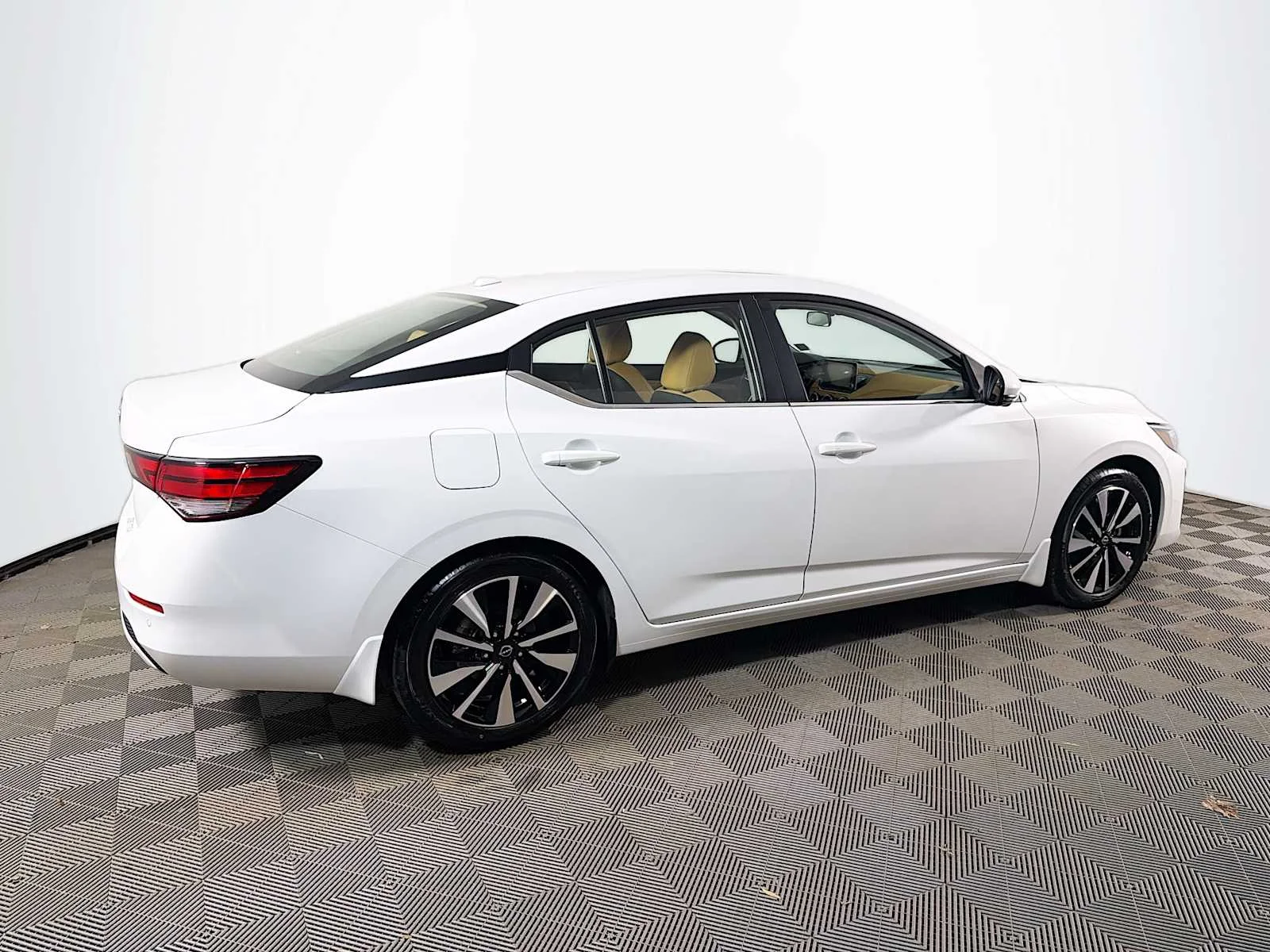 Certified Used 2025 Aspen White Tricoat Nissan SV image 4