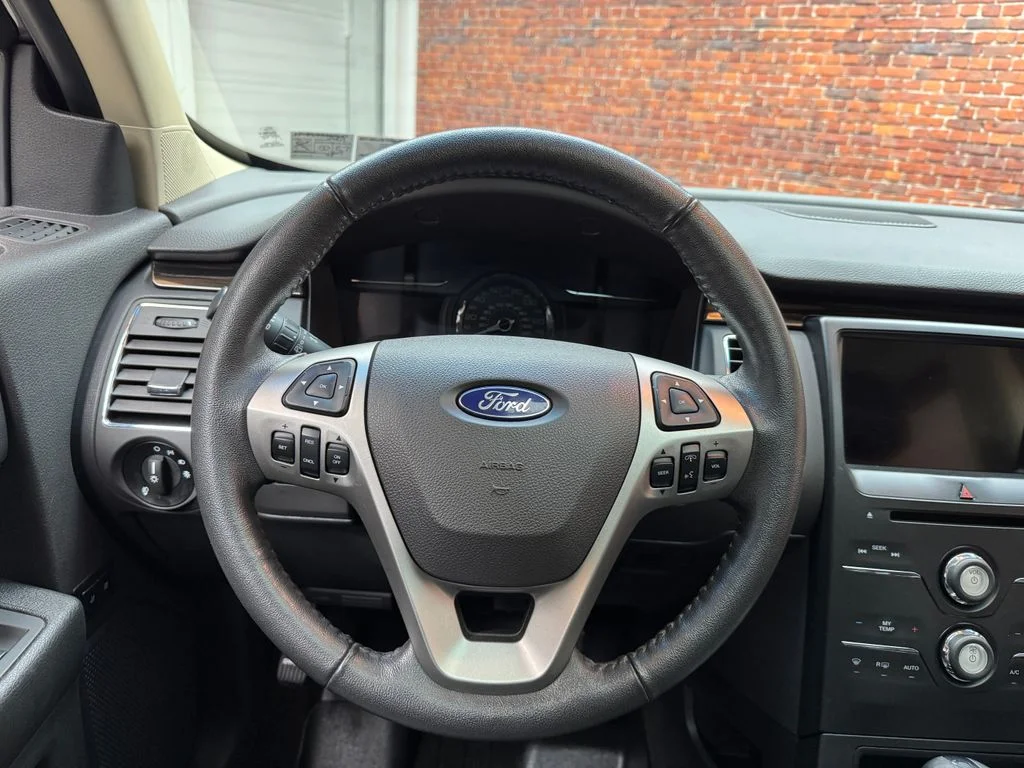 Used 2019 Magnetic Ford SEL image 15