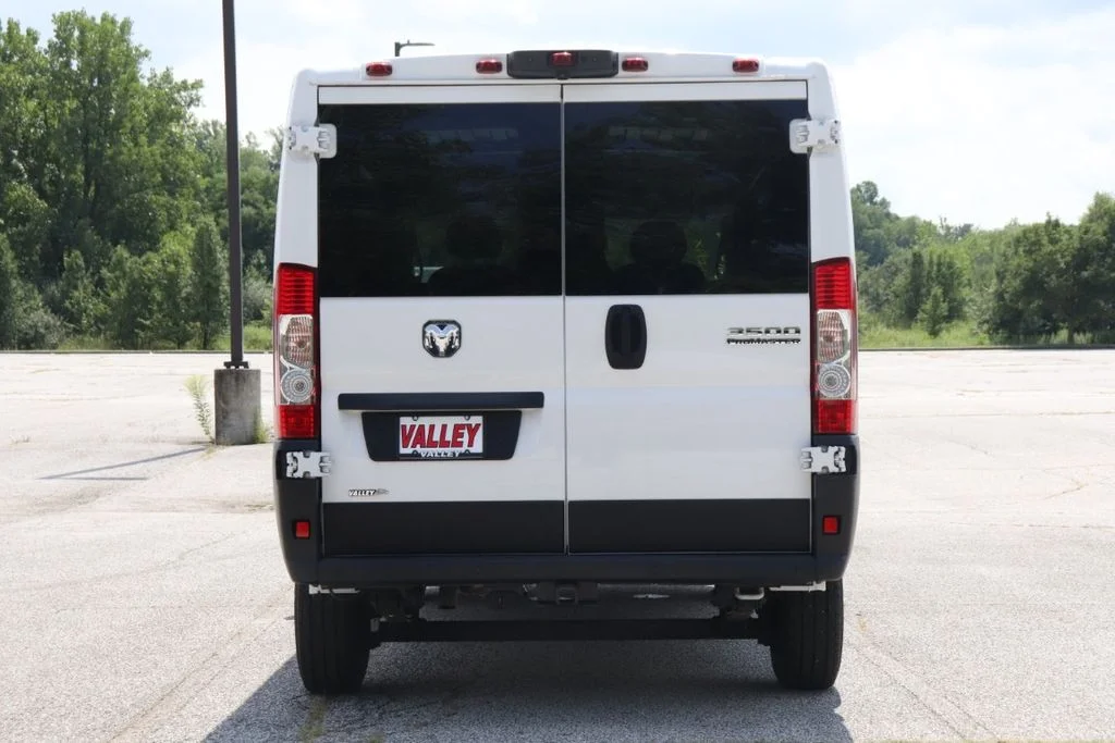 Used 2024 White Ram Base image 8