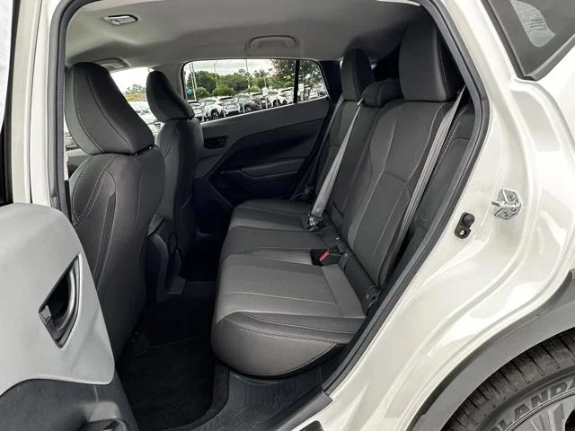 New 2026 CRYSTAL WHITE PEARL Subaru Base image 10