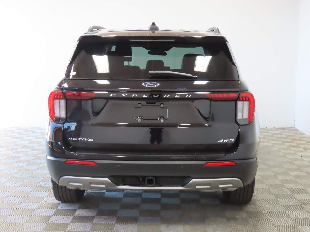 Used 2025 Agate Black Ford Active image 4