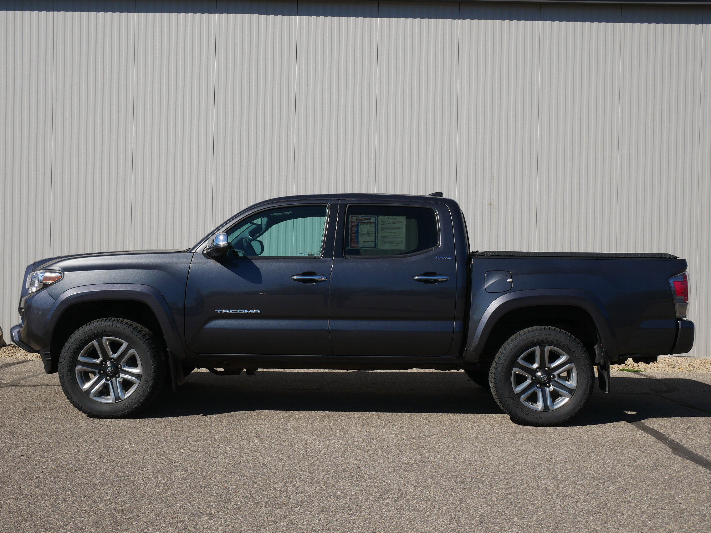 Used 2019 Toyota Tacoma Limited with VIN 3TMGZ5AN0KM257462 for sale in Hastings, Minnesota