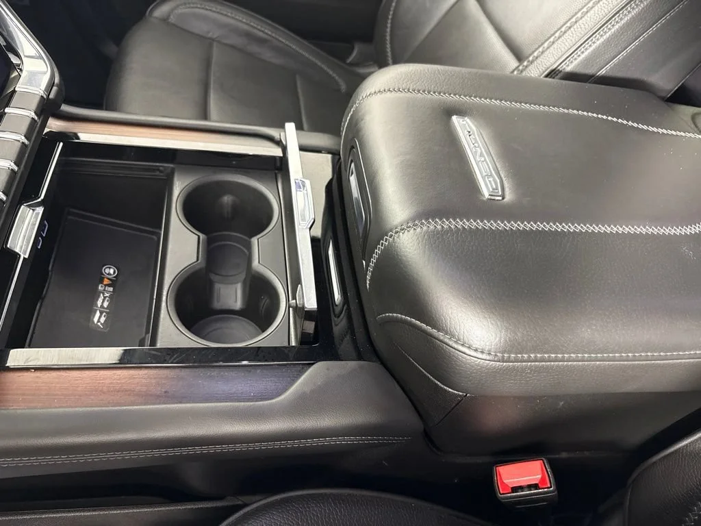 Used 2025 Sterling Metallic GMC Denali image 51