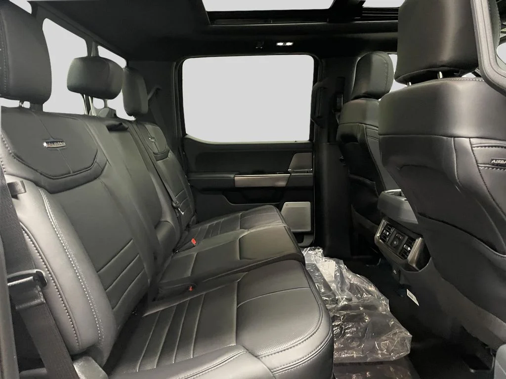 2026 Ford F-250 Super Duty Platinum - Photo 14