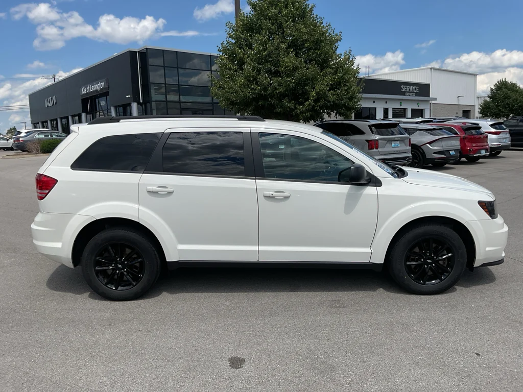 Used 2020 Vice White Dodge SE Value image 10