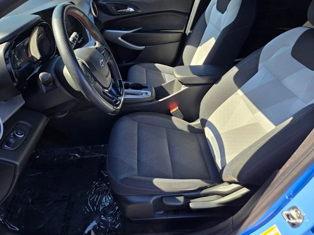 Used 2024 Fountain Blue Chevrolet 1RS image 10