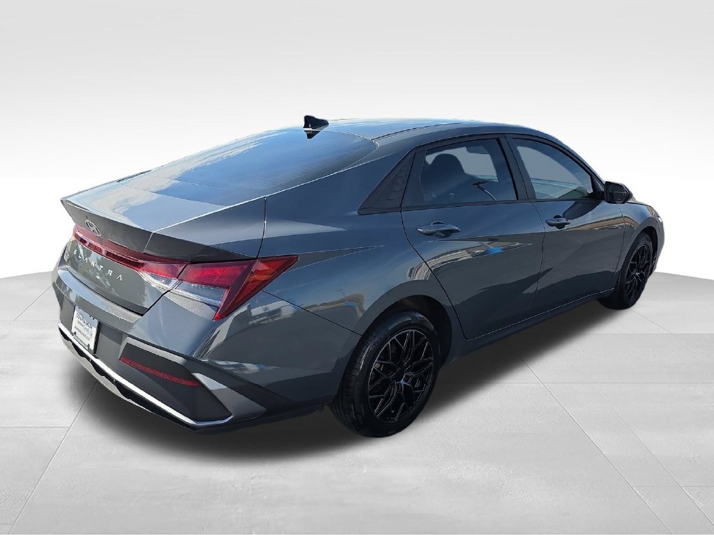 Used 2024 Gray Hyundai SEL image 5