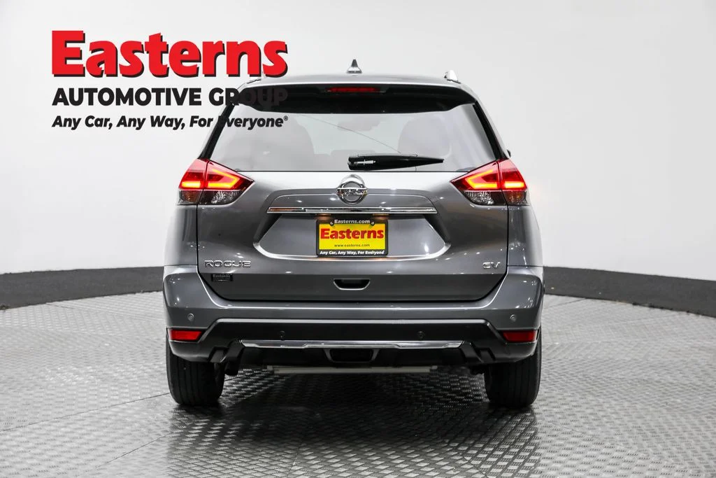 Used 2019 Gray Nissan SV image 6