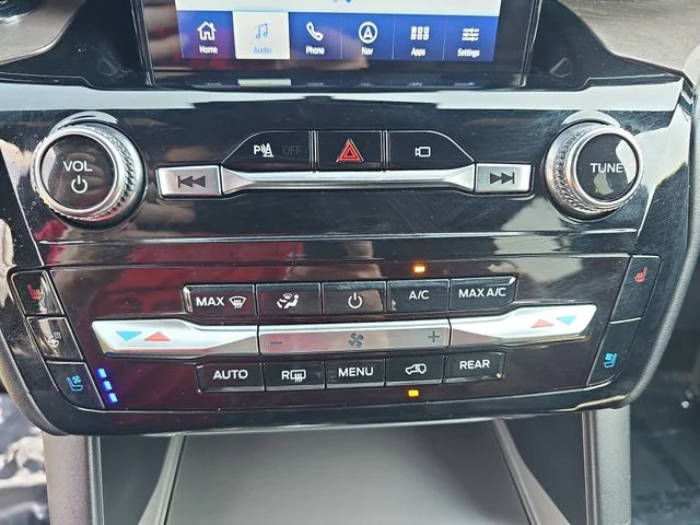 Used 2023 White Ford Platinum image 25