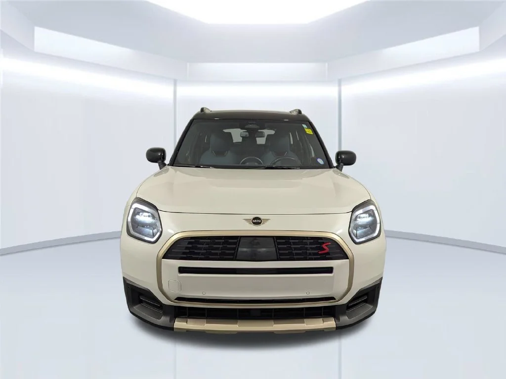 Certified Used 2025 White MINI Signature Plus image 54