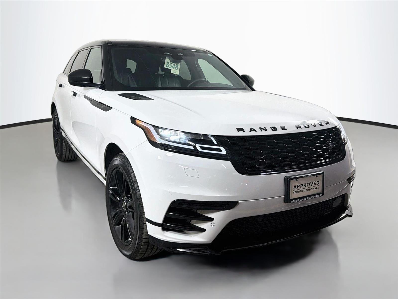 Certified Used 2023 Fuji White Land Rover R-Dynamic S image 3