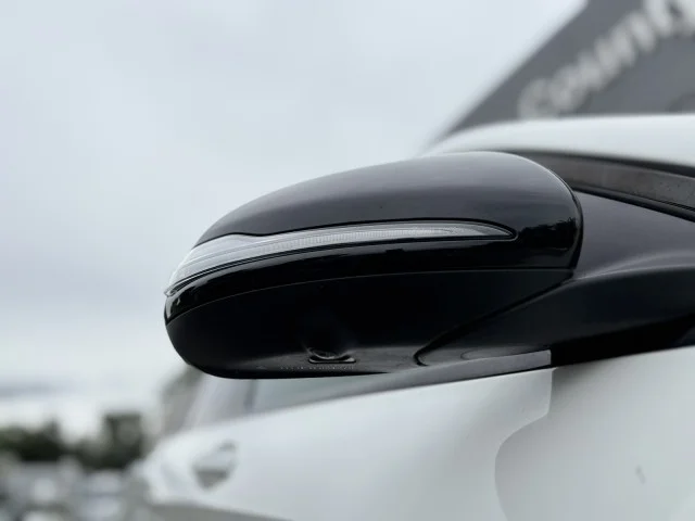 Used 2023 Polar White Mercedes-Benz GLC 300 ~ AMG® LINE !! image 9