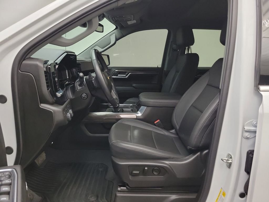 2024 Chevrolet Silverado 1500 LTZ photo 4