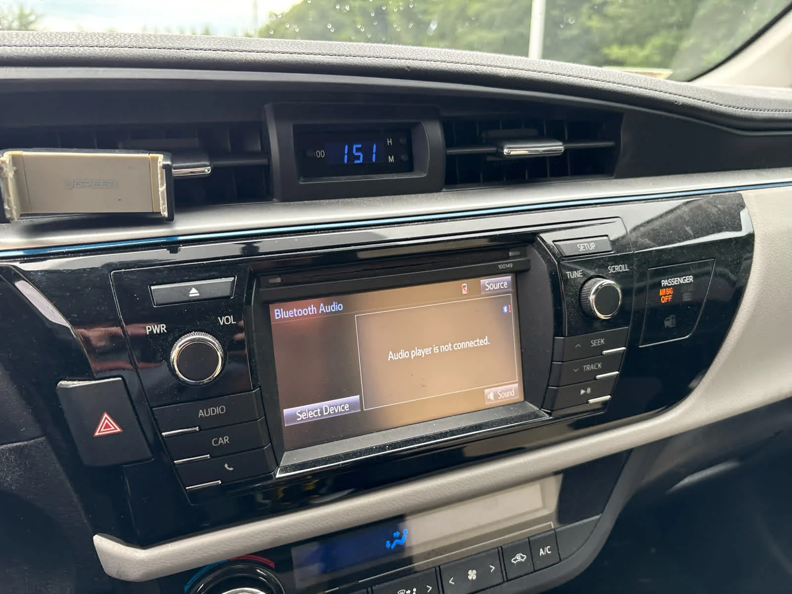 Used 2015 Super White Toyota LE image 11