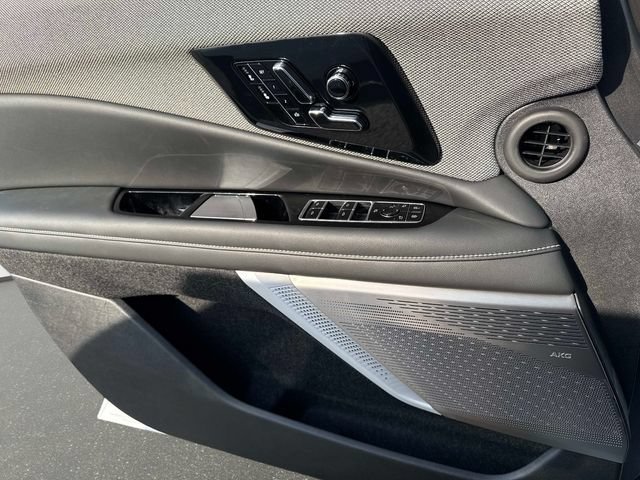 2027 Cadillac OPTIQ Sport - Photo 15