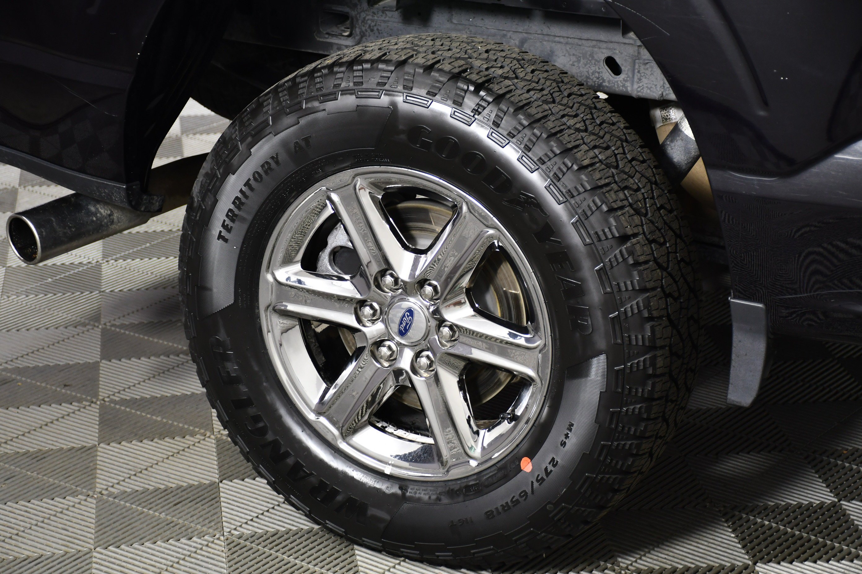 Used 2025 Black Metallic Ford XLT image 54