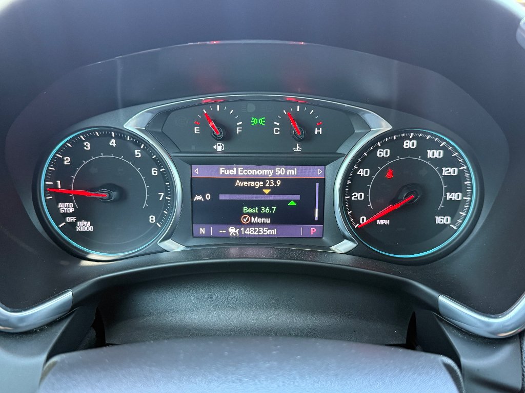 Used 2022 Silver Ice Metallic Chevrolet Premier image 33