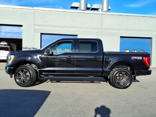 Used 2022 Black Metallic Ford XLT image 2
