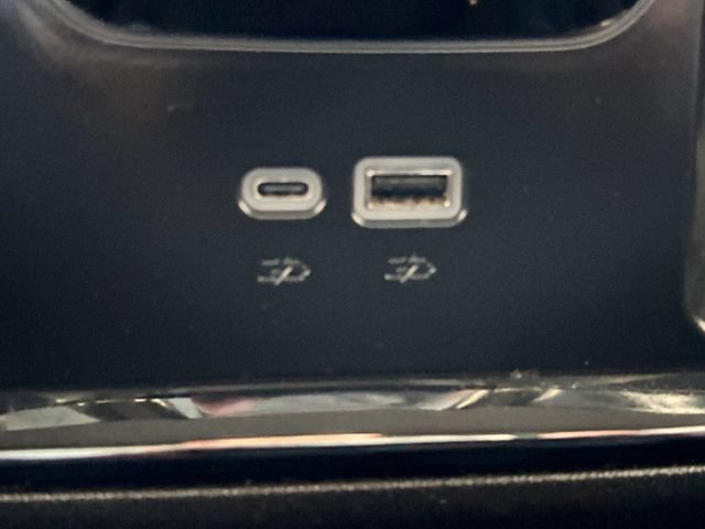 Used 2024 Summit White GMC AT4 image 29