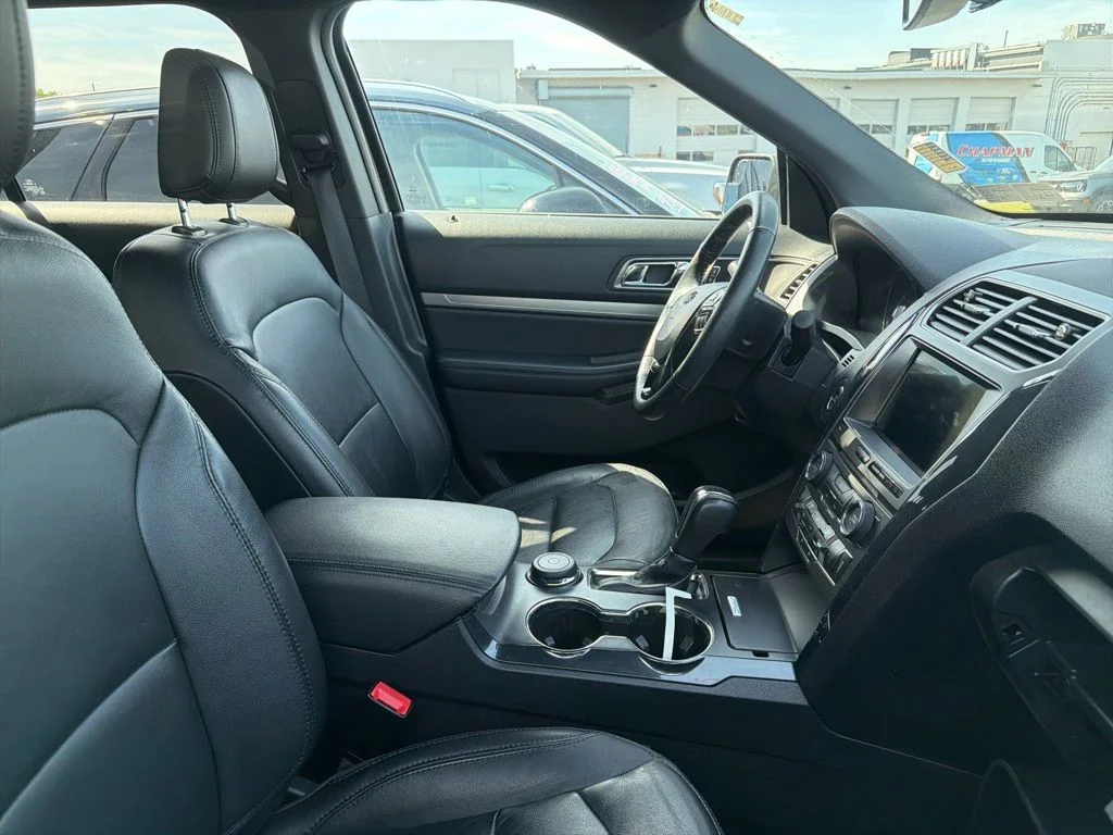 Certified Used 2018 Shadow Black Ford XLT image 16