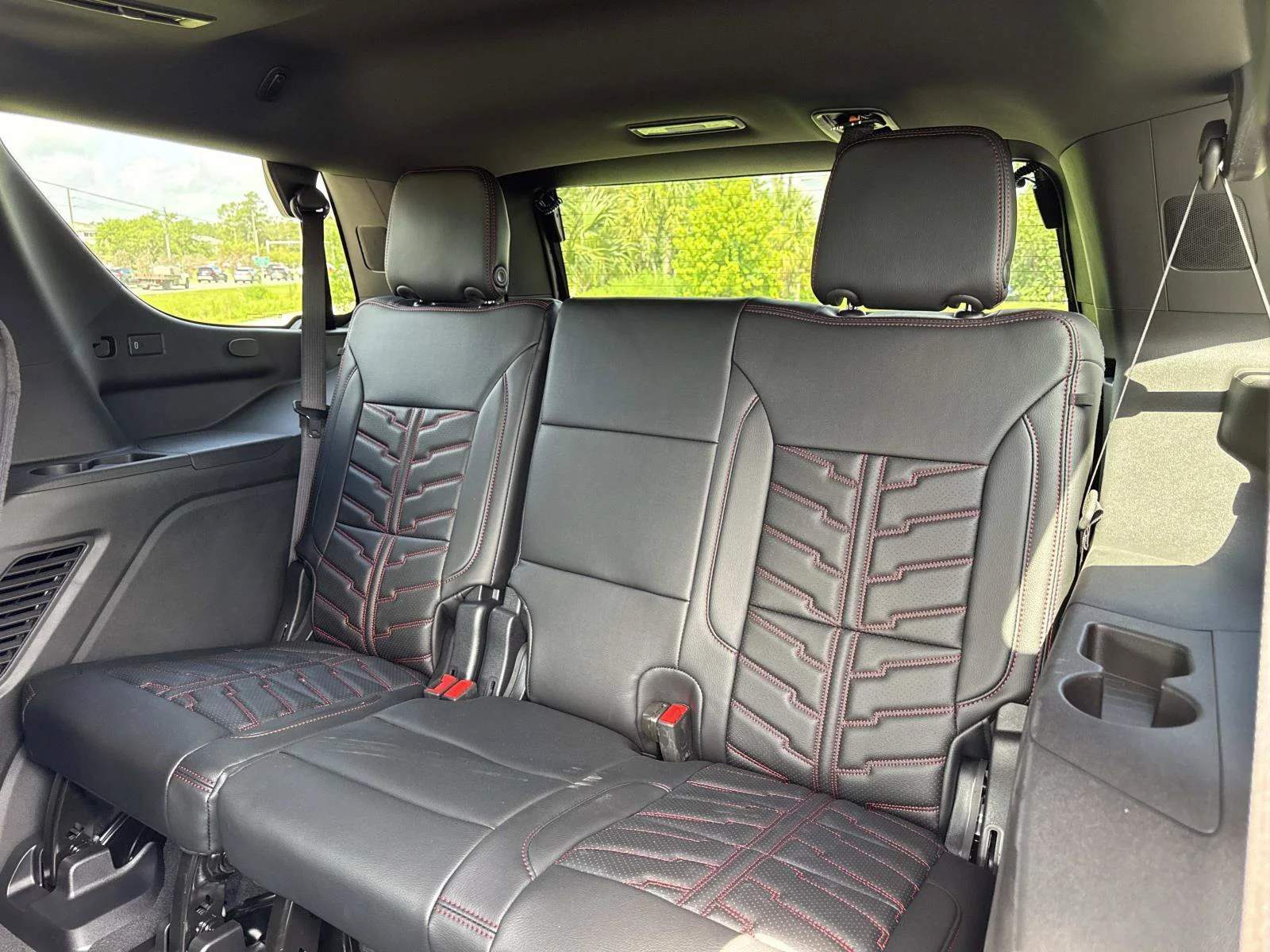 2026 Chevrolet Tahoe Z71 - Photo 12