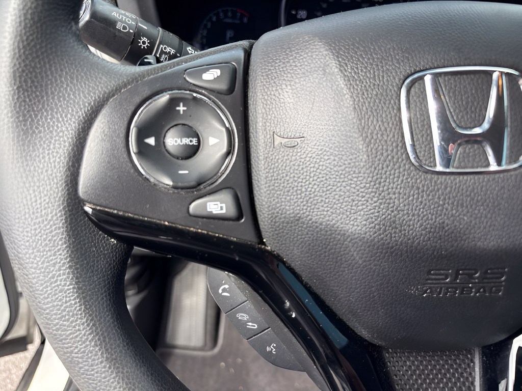 Used 2022 White Honda EX image 14
