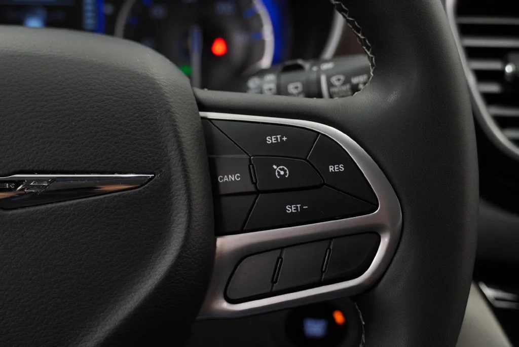 Used 2024 Silver Chrysler LX image 31