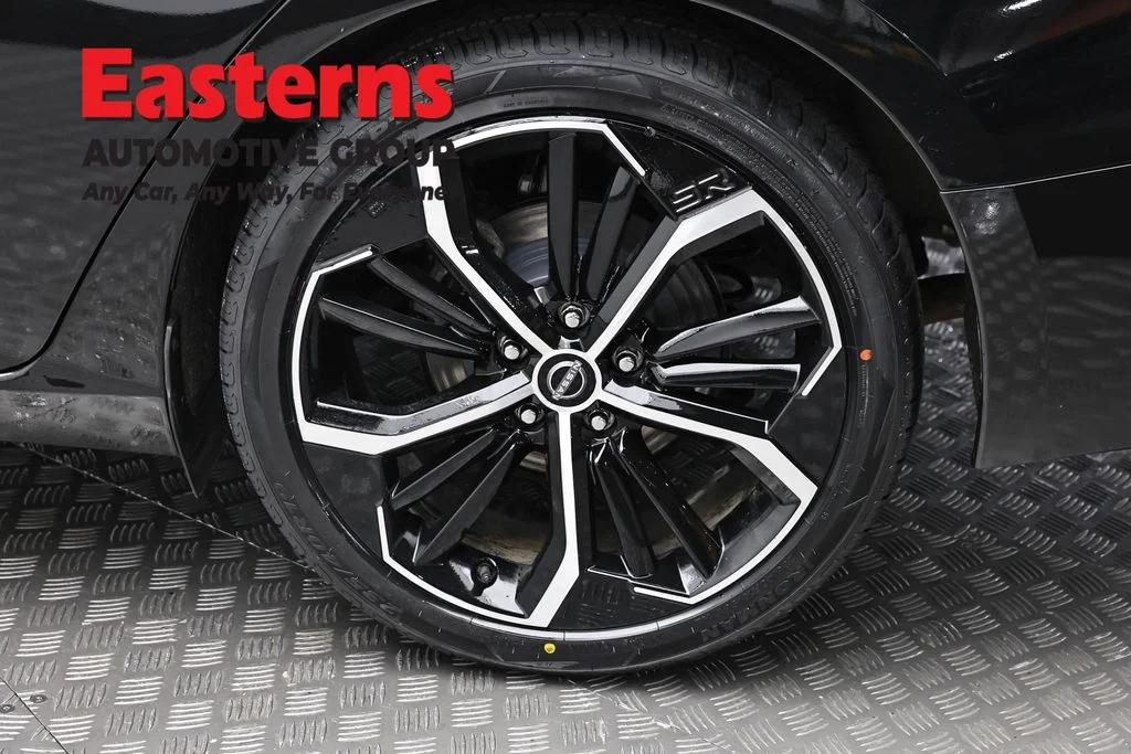 Used 2024 Black Nissan 2.5 SR image 8