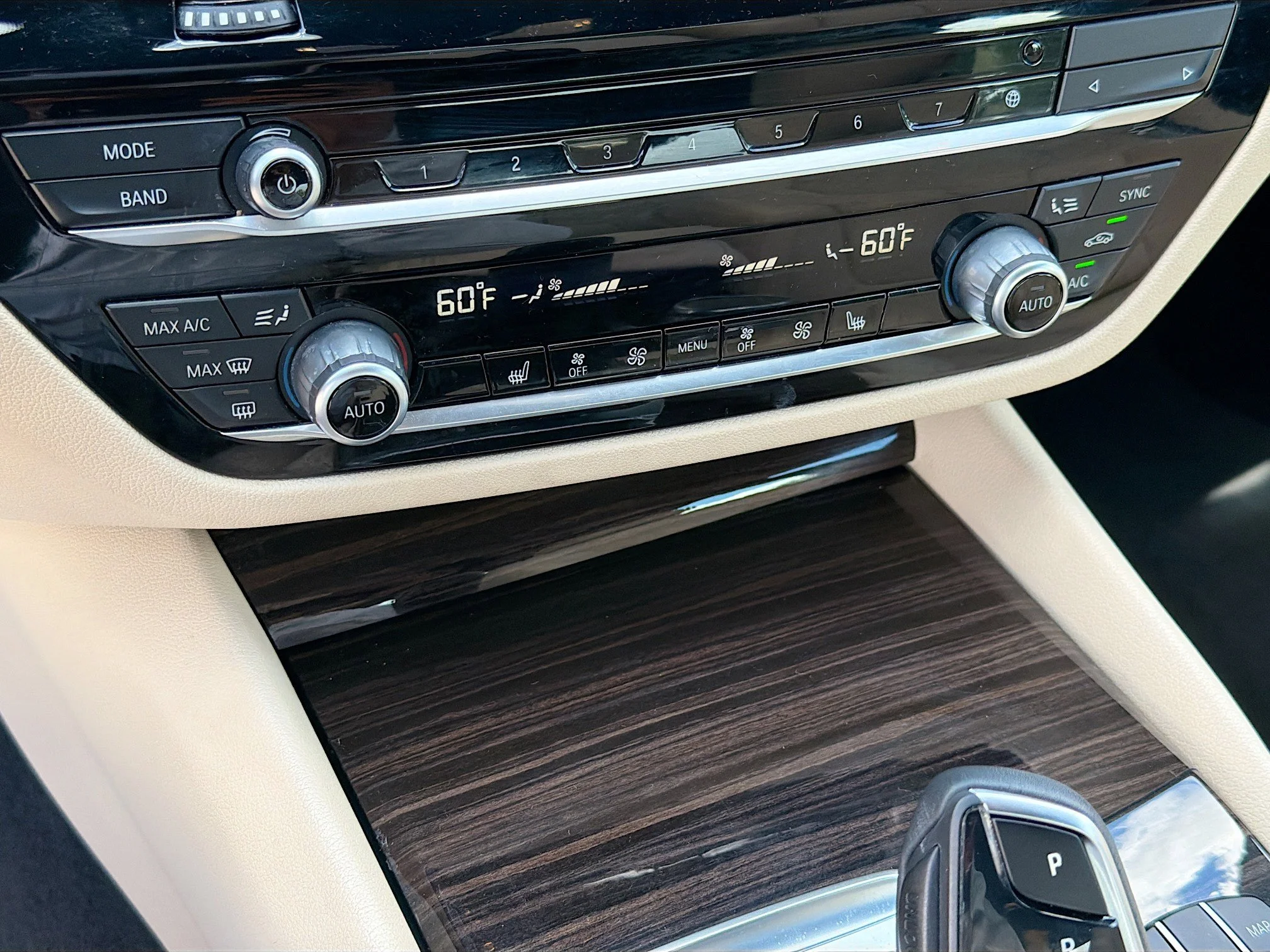Used 2023 Alpine White BMW 530i image 33