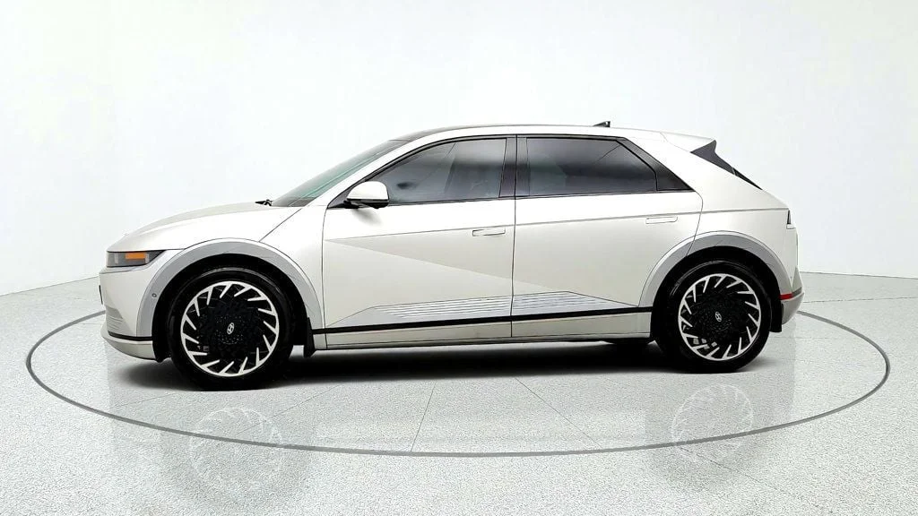 Used 2024 Gravity Gold (Matte Gold) Hyundai Limited AWD image 8