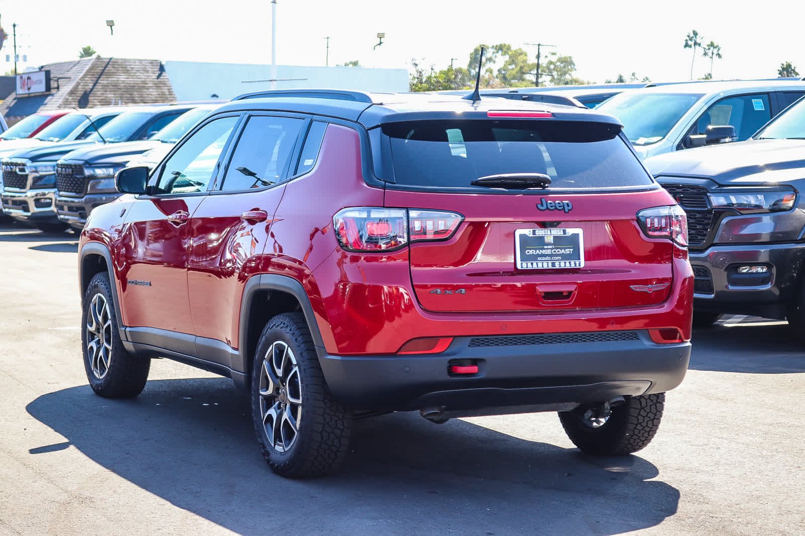 New 2026 Red Hot Pearl-Coat Exterior Paint Jeep Trailhawk image 6