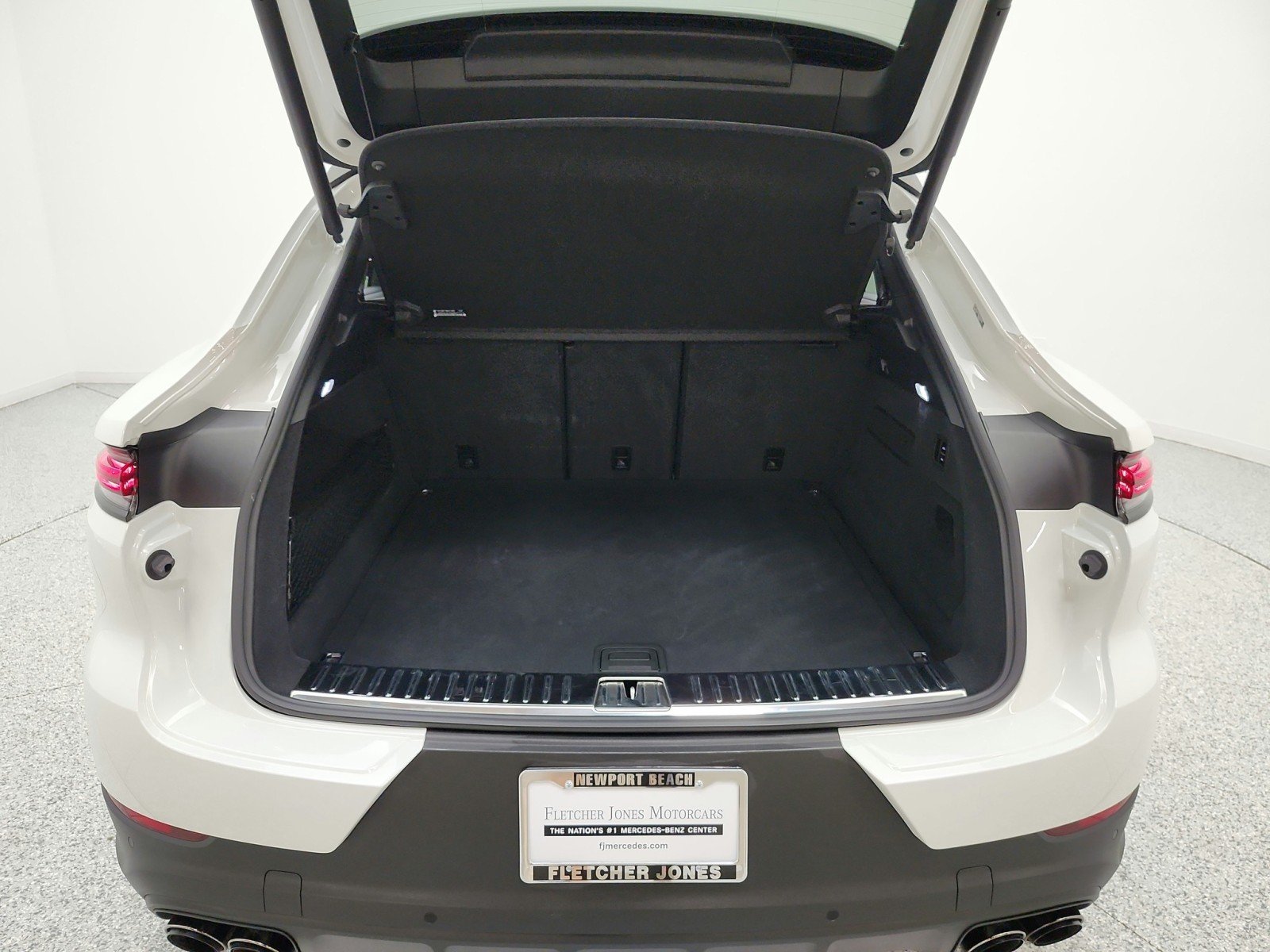 Used 2025 White Porsche Coupe AWD image 19