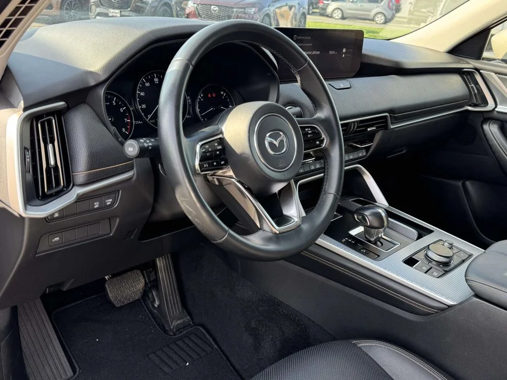 Certified Used 2024 Platinum Mazda 3.3 Turbo Preferred Plus image 2