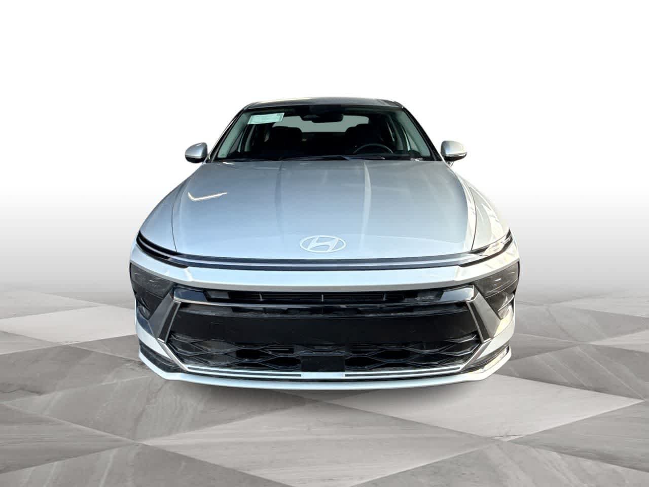 New 2026 Aero Silver Hyundai SEL Sport image 3